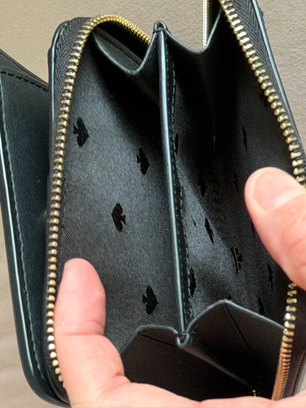 kate spade Staci Black Leather Compact Zip Wallet ✨♠️